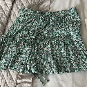 Zara Green, Black & White Floral Tiered Mini Skirt